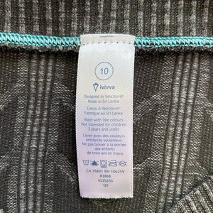Ivivia grey/black long sleeve with thumb holes